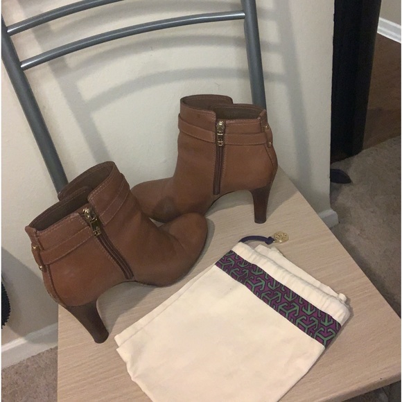 Tory Burch Bristol Equestrian Calf Bootie 8M Pre-Owned with Dust Bag! - Picture 2 of 12